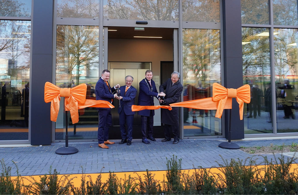 Mitutoyo heeft op feestelijke wijze het nieuwe hoofdkantoor in Veenendaal geopend.