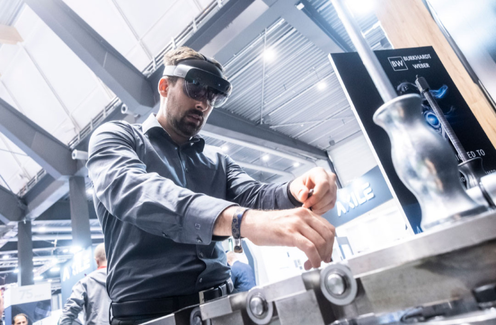 Door het tekort aan geschoolde arbeidskrachten worden digitaal ondersteunde processen steeds belangrijker. Daarom zet AMB van 10 tot 14 september het thema digitalisering in de schijnwerpers. (foto’s: Landesmesse Stuttgart GmbH)