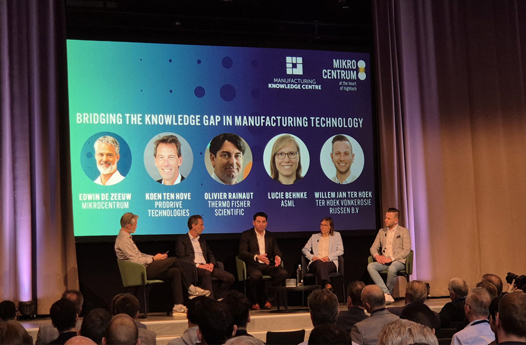 Tijdens de Manufacturing Technology Conference gingen Olivier Rainaut (Thermo Fisher Scientific), Koen ten Hove (Prodrive Technologies), Willem Jan ter Hoek (Ter Hoek Vonkerosie) en Lucie Behnke (ASML) in op de noodzaak om de brug tussen ontwerp en productie te versterken - MTC