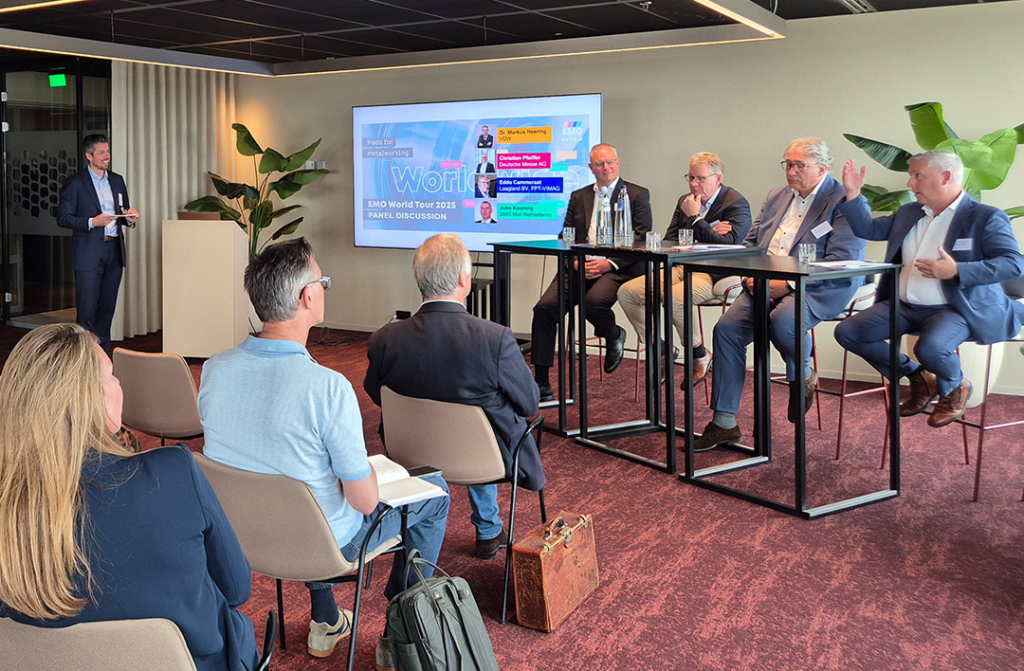 Het Nederlandse initiatief werd gepresenteerd tijdens de paneldiscussie op de EMO World Tour in Rotterdam. Uiterst rechts achter de tafel John Kooning van DMG Mori, naast hem Eddo Cammeraat van Laagland.