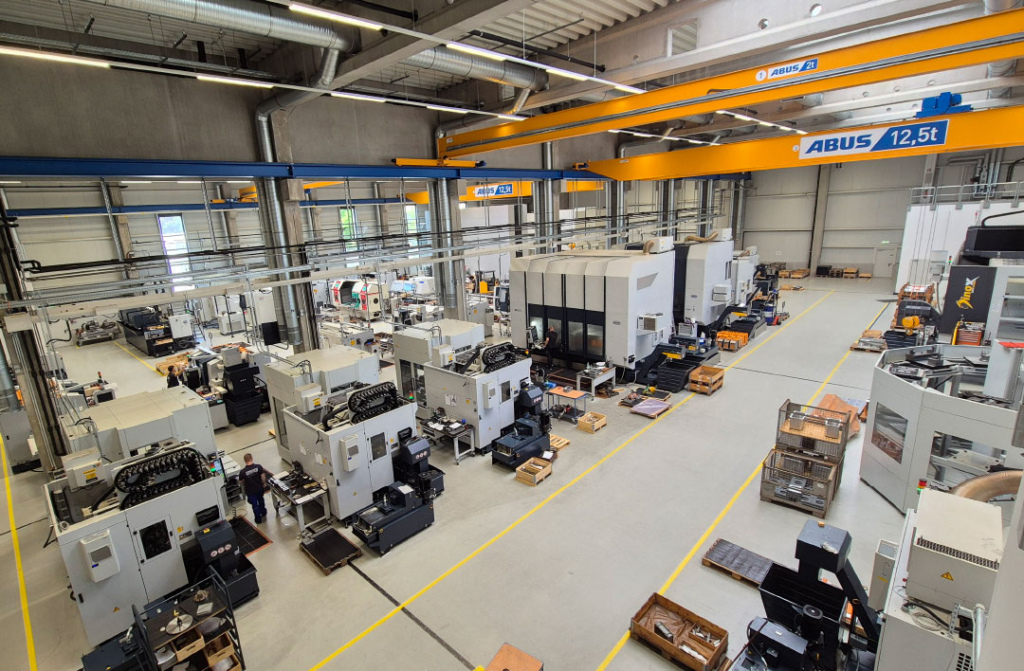 Een blik in de verspaning. Spinner produceert nagenoeg alles in eigen huis. Zo garandeert de machinebouwer een hoge flexibiliteit en leverbetrouwbaarheid.
