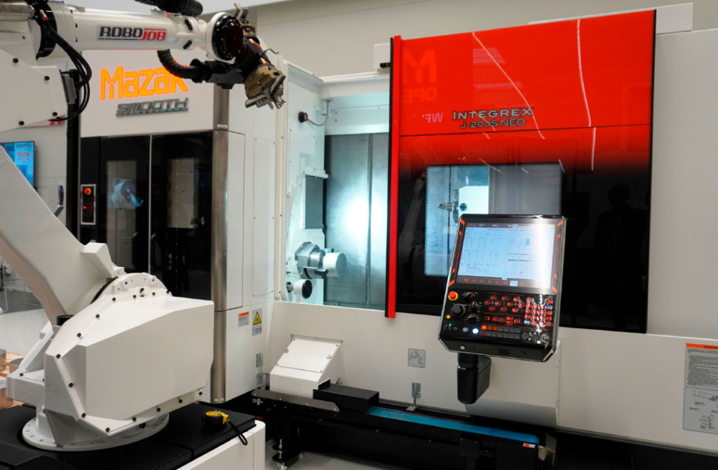 Mazak verplaatst de productie steeds meer naar Europa als antwoord op de enorme transportkosten. De Integrex j-200S NEO multitaskingmachine is zo’n machine, die binnenkort volledig in het Verenigd Koninkrijk wordt geproduceerd.