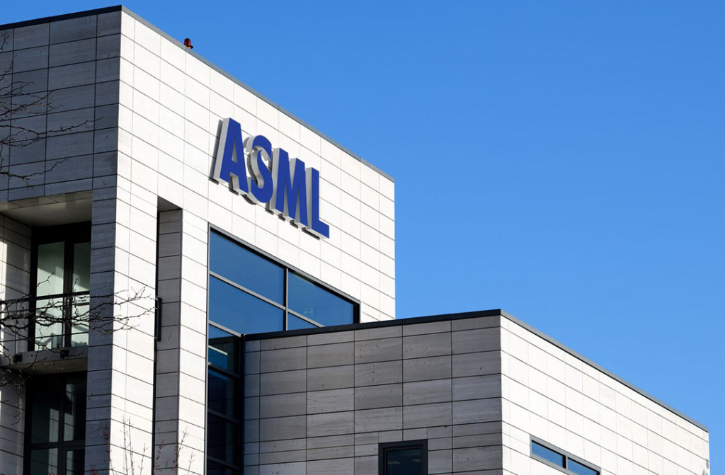 Grote technologiebedrijven investeren fors in datacenters en AI-infrastructuur, wat leidt tot een sterke vraag naar geavanceerde halfgeleiders. Foto: Media Libary ASML.com